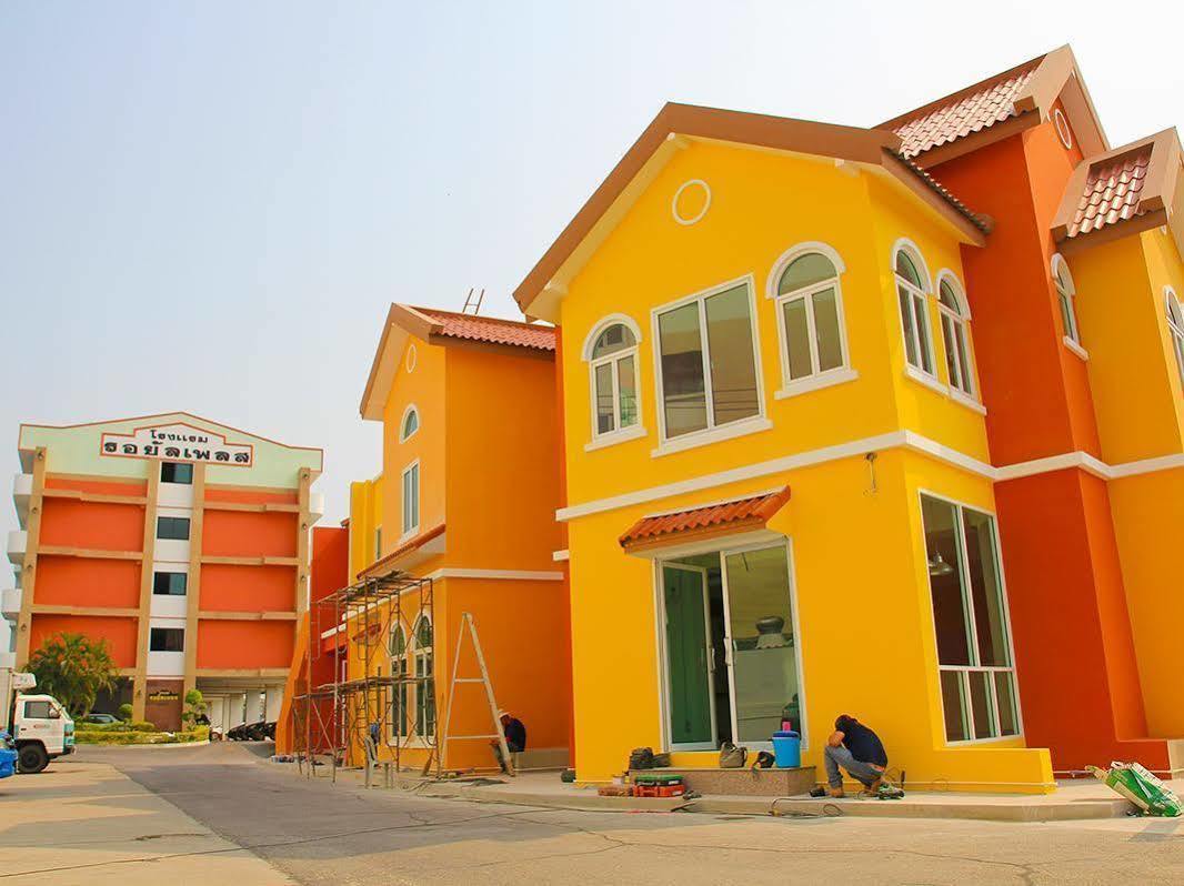 Ava Hotel Phitsanulok Eksteriør billede